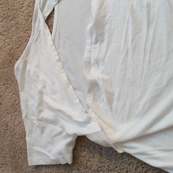 Open back Tommy Hilfiger Tee - Picture 8 of 17